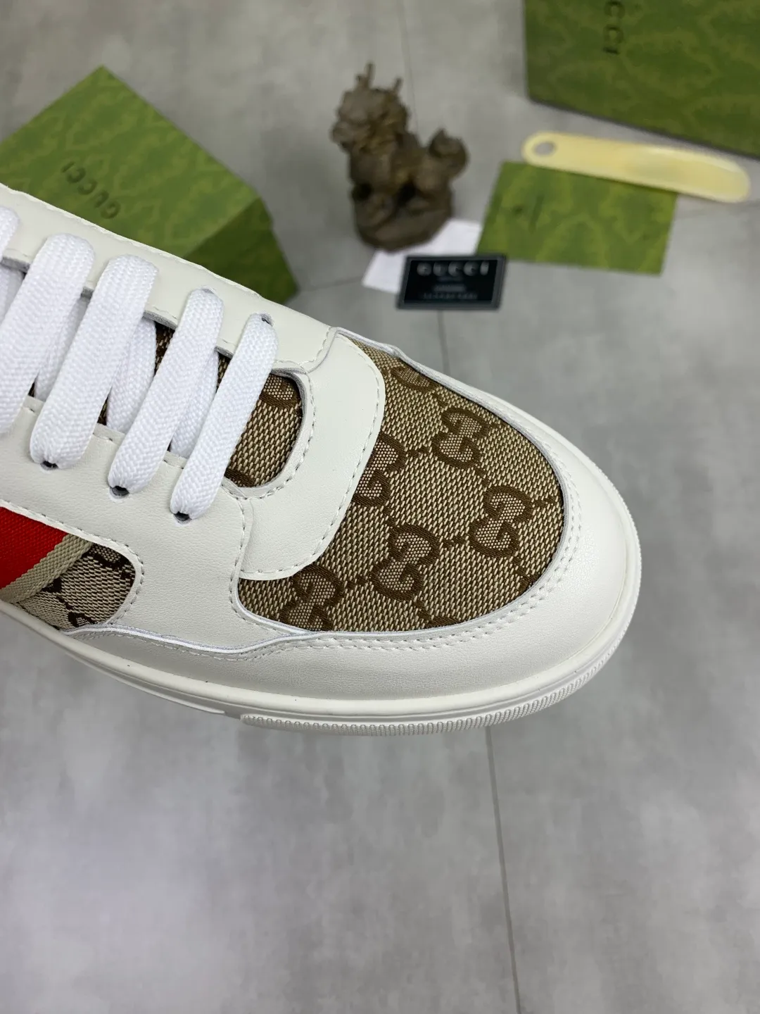 Men's shoes 💰P420 💰[New style]🆘 The latest model from Gucci GUCCI official website🎁Classic casual and fashionable men's shoes👟Best model💥The style is simple and elegant, exclusive for trendy men. Unique official website latest brand elements👑Gucci original decoration, fashionable and generous, original soft calfskin fabric➕Comfortable soft first-layer pigskin lining ✅The official website specifies wear-resistant casual outsole, the classic model is photographed in real life🎬Color: 2️⃣colors available😍Number of codes: 38-44